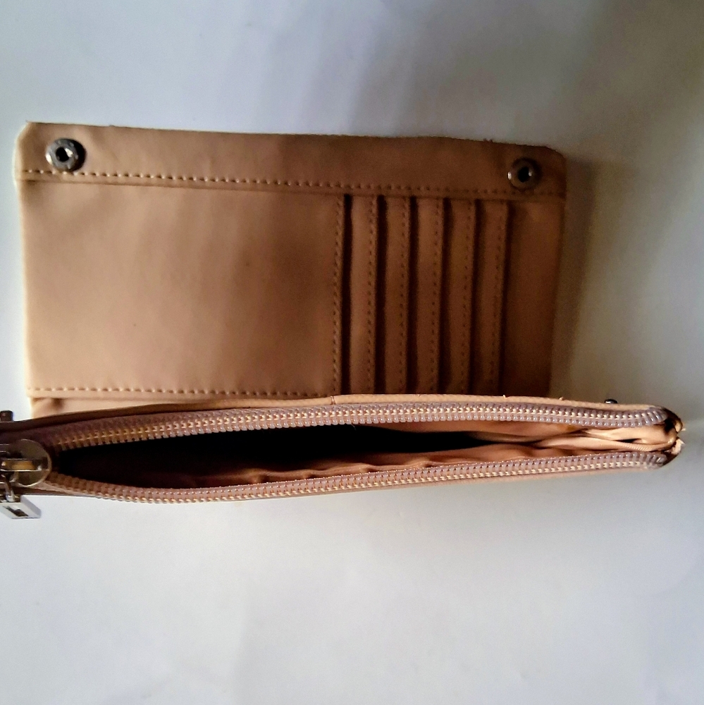Guess Light Pink and White Wallet - Picture 7 of 10